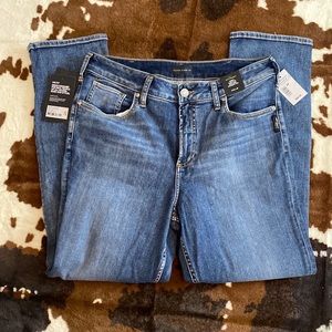 Ricki’s Silver Jeans Co Avery High Rise Straight Leg 34x29